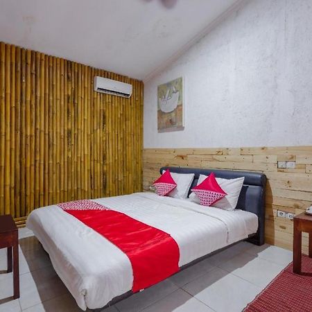 Oyo 2380 Alea Guesthouse Muntilan Εξωτερικό φωτογραφία