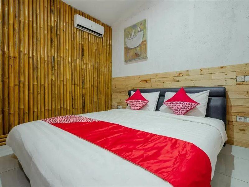 Oyo 2380 Alea Guesthouse Muntilan Εξωτερικό φωτογραφία