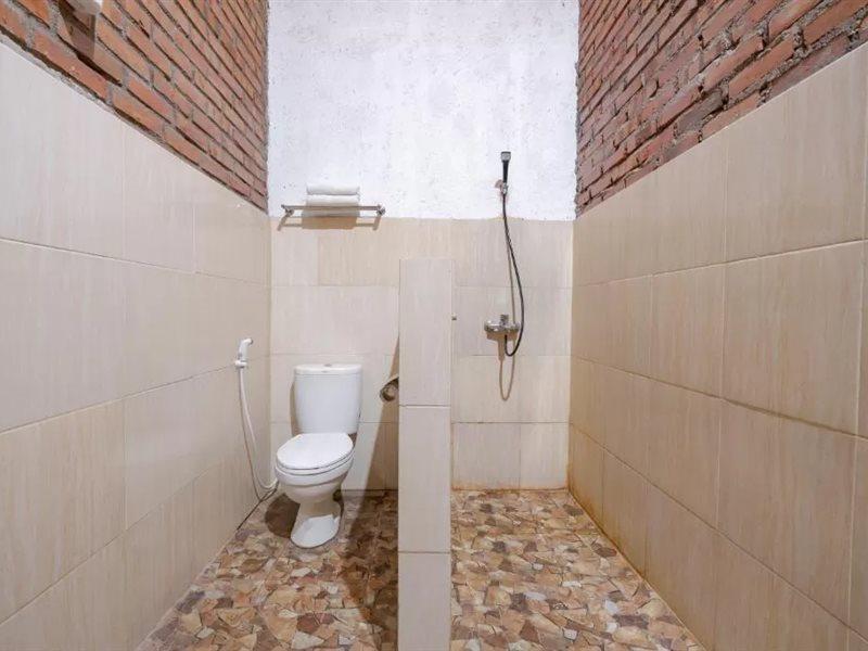 Oyo 2380 Alea Guesthouse Muntilan Εξωτερικό φωτογραφία
