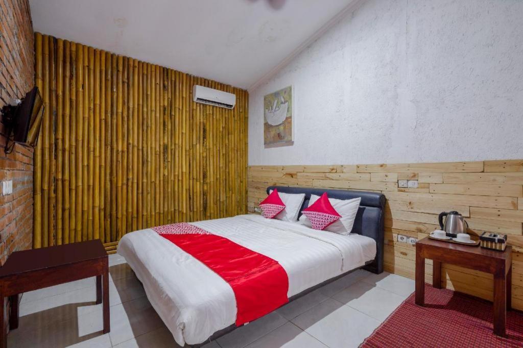 Oyo 2380 Alea Guesthouse Muntilan Εξωτερικό φωτογραφία