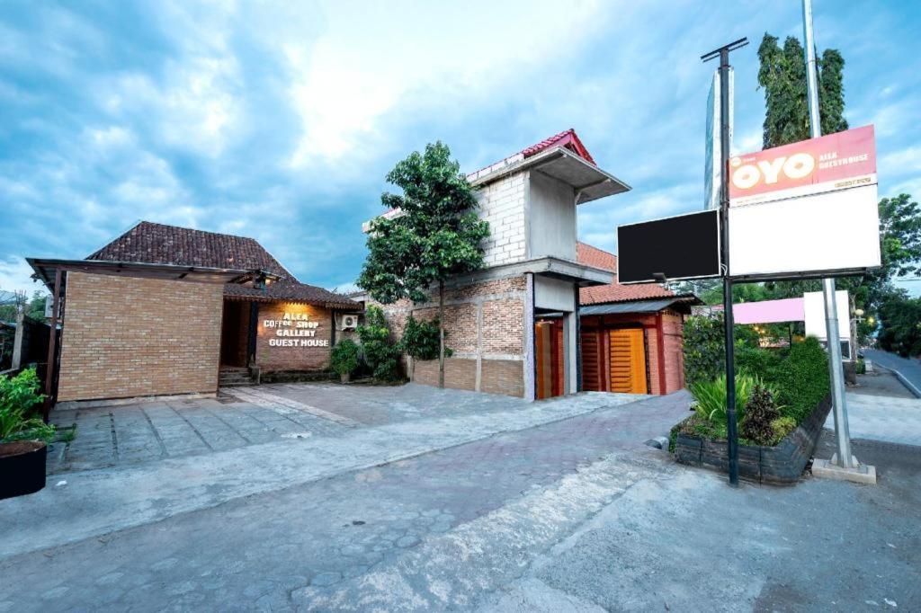 Oyo 2380 Alea Guesthouse Muntilan Εξωτερικό φωτογραφία