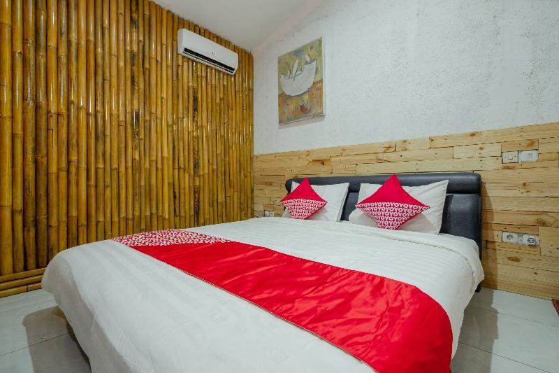 Oyo 2380 Alea Guesthouse Muntilan Εξωτερικό φωτογραφία