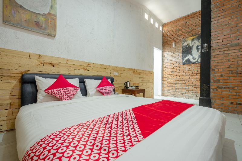 Oyo 2380 Alea Guesthouse Muntilan Εξωτερικό φωτογραφία