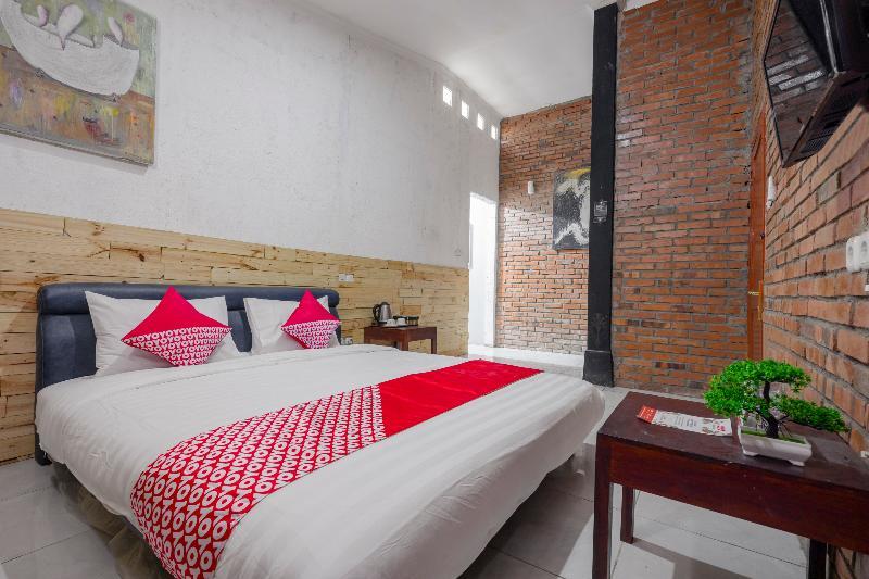 Oyo 2380 Alea Guesthouse Muntilan Εξωτερικό φωτογραφία