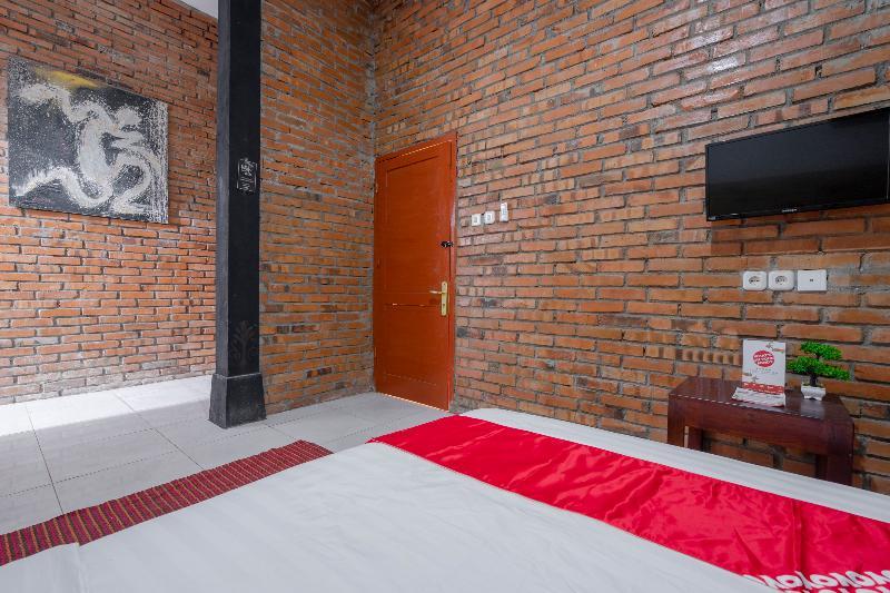 Oyo 2380 Alea Guesthouse Muntilan Εξωτερικό φωτογραφία