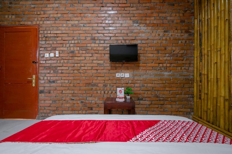 Oyo 2380 Alea Guesthouse Muntilan Εξωτερικό φωτογραφία