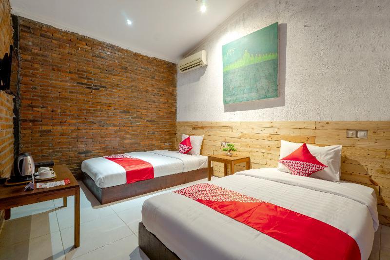 Oyo 2380 Alea Guesthouse Muntilan Εξωτερικό φωτογραφία