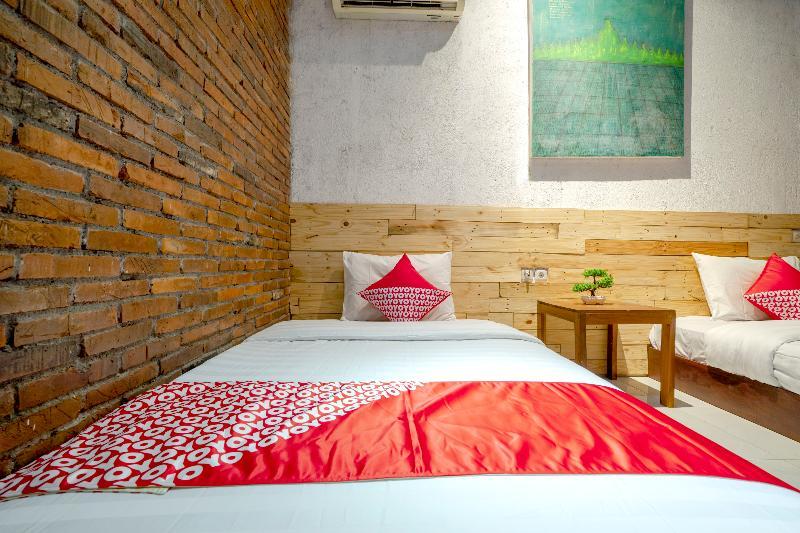Oyo 2380 Alea Guesthouse Muntilan Εξωτερικό φωτογραφία